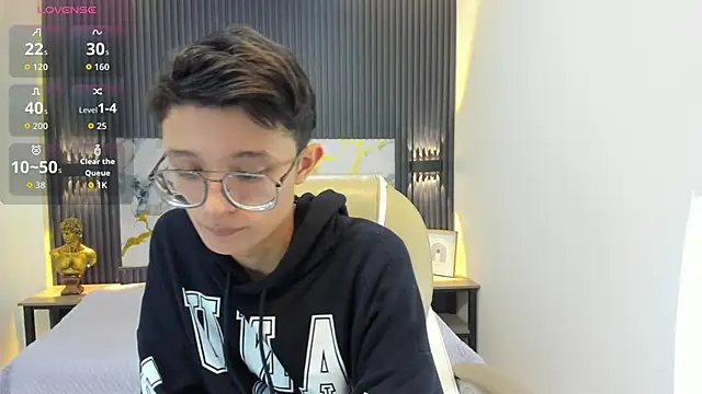 SantiagoRusso18 online show from 09-21-25, 01:05