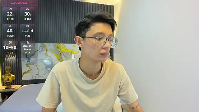 SantiagoRusso18 online show from 09-23-25, 12:12