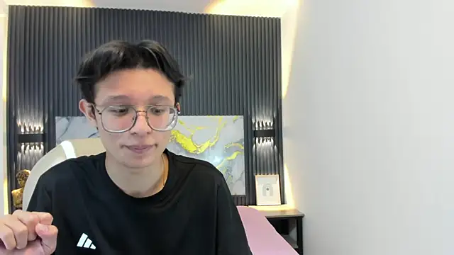 SantiagoRusso18 online show from 11-10-25, 01:38