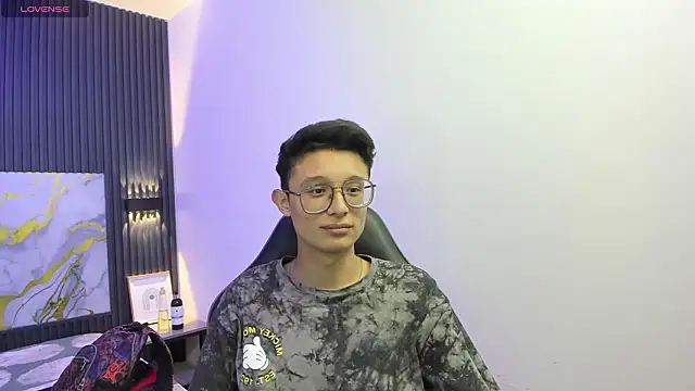 SantiagoRusso18 online show from 02-19-26, 07:55