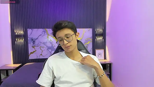 SantiagoRusso18 online show from 01-31-26, 08:07