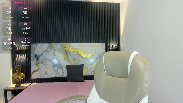 SantiagoRusso18 online show from 11-17-25, 01:31