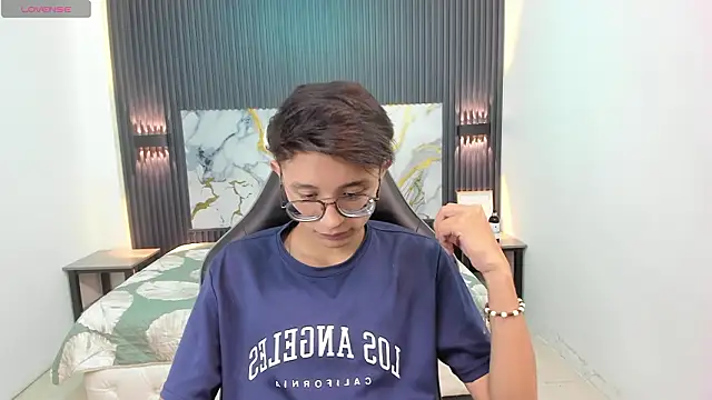 SantiagoRusso18 online show from 02-23-26, 07:36