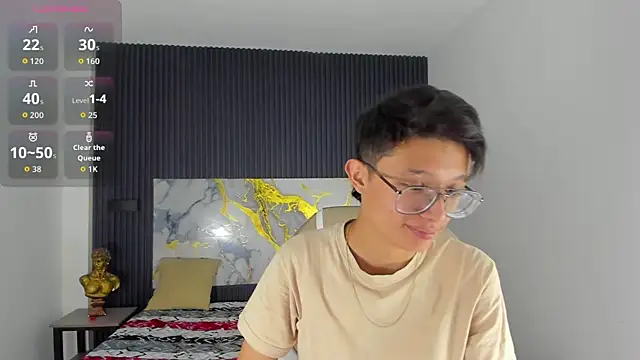 SantiagoRusso18 online show from 12-19-25, 12:51