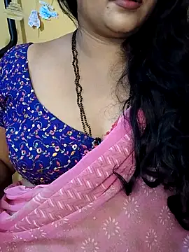 Snapshot of Angel0731 chatting on 05-12-26, 06:03 Angel0731 online show from 05-12-26, 06:03