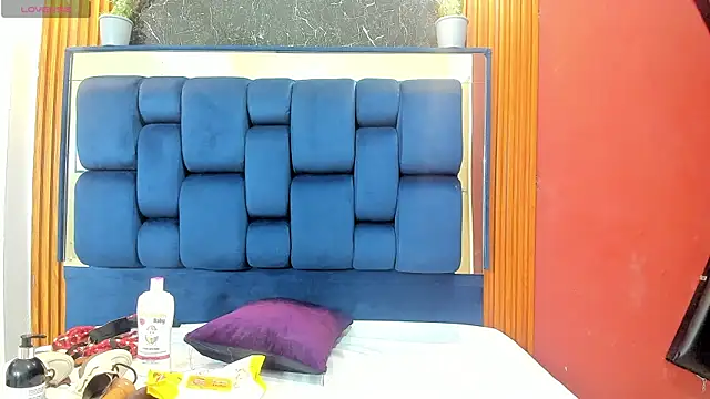 JisooLuv online show from 11-22-25, 01:32