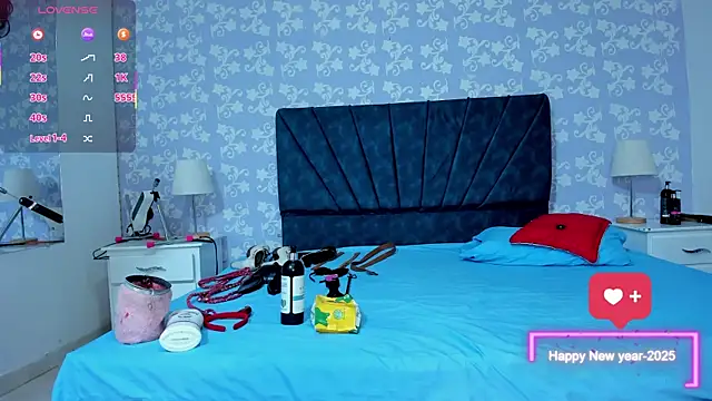 JisooLuv online show from 10-18-25, 07:27