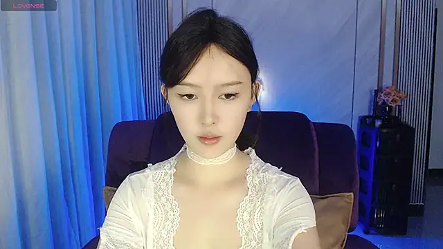Snapshot of Eoov chatting on 10-14-25, 01:01 Eoov online show from 10-14-25, 01:01