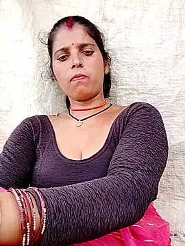 Snapshot of Manvi_tyagi chatting on 09-14-25, 08:15 Manvi tyagi online show from 09-14-25, 08:15