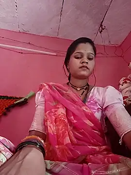 Snapshot of Manvi_tyagi chatting on 10-22-25, 09:31 Manvi tyagi online show from 10-22-25, 09:31