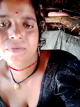 Snapshot of Manvi_tyagi chatting on 09-10-25, 05:39 Manvi tyagi online show from 09-10-25, 05:39