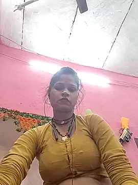 Snapshot of Manvi_tyagi chatting on 10-24-25, 04:11 Manvi tyagi online show from 10-24-25, 04:11