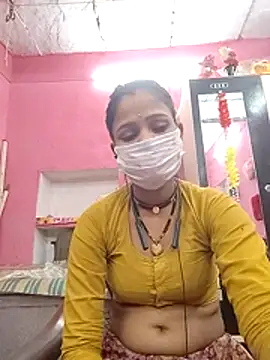 Snapshot of Manvi_tyagi chatting on 10-19-25, 04:54 Manvi tyagi online show from 10-19-25, 04:54