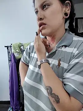 Eva Clark01 online show from 10-04-25, 11:12