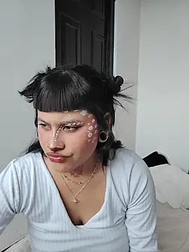 Eva Clark01 online show from 10-31-25, 04:58