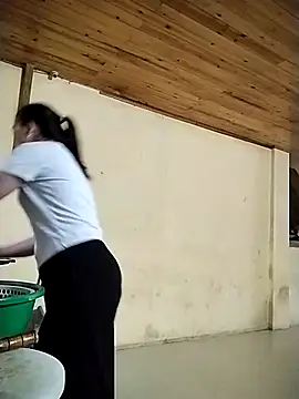 tuyetnhi-00 online show from 09-25-25, 04:29