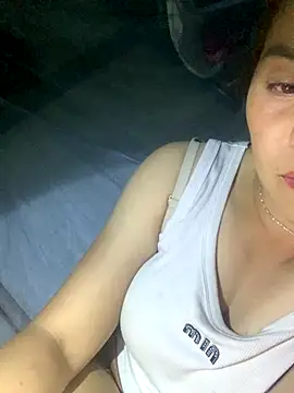 tuyetnhi-00 online show from 09-10-25, 03:11