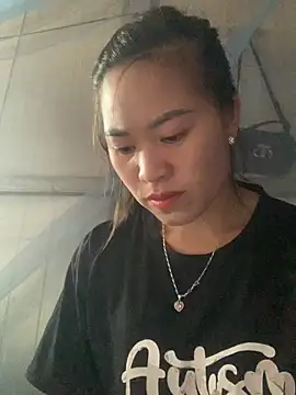 tuyetnhi-00 online show from 10-10-25, 12:44