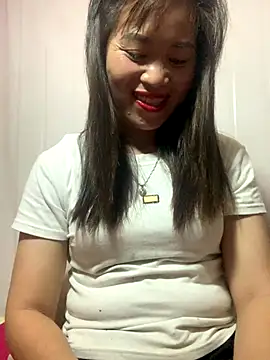 tuyetnhi-00 online show from 10-13-25, 01:34