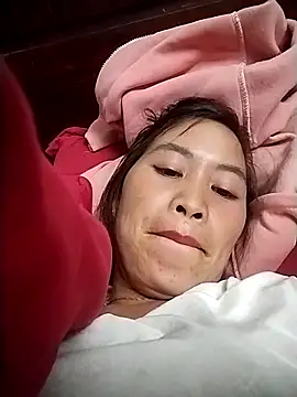 tuyetnhi-00 online show from 10-04-25, 05:03