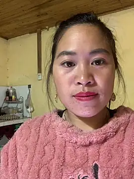 tuyetnhi-00 online show from 12-17-25, 01:21