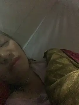 tuyetnhi-00 online show from 12-14-25, 10:04