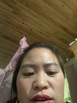 tuyetnhi-00 online show from 12-17-25, 01:27