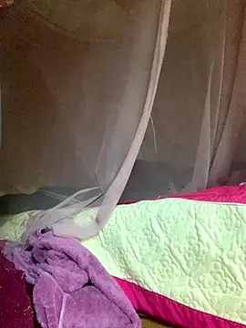 tuyetnhi-00 online show from 09-16-25, 12:44