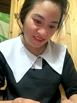 tuyetnhi-00 online show from 11-10-25, 10:20