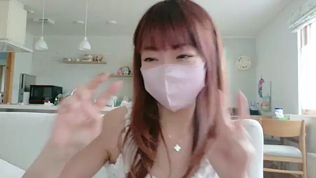 Snapshot of SUZU_1201 chatting on 05-04-26, 01:53 SUZU 1201 online show from 05-04-26, 01:53