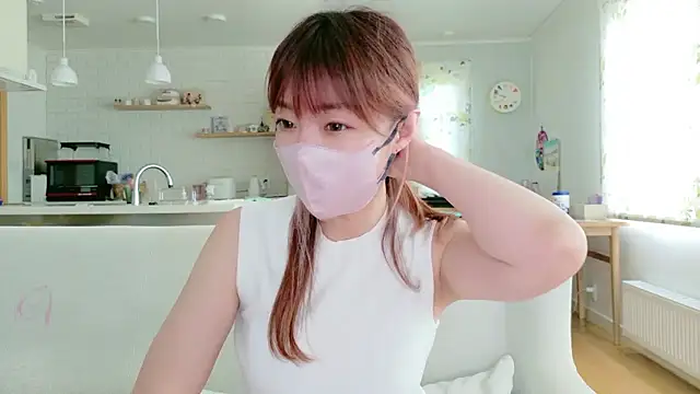 Snapshot of SUZU_1201 chatting on 06-21-26, 12:38 SUZU 1201 online show from 06-21-26, 12:38