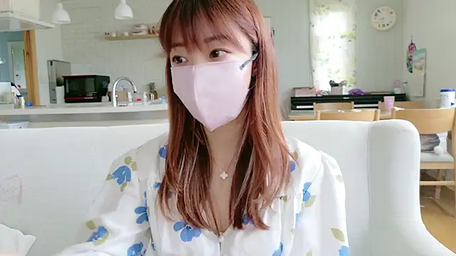 Snapshot of SUZU_1201 chatting on 05-28-26, 11:32 SUZU 1201 online show from 05-28-26, 11:32