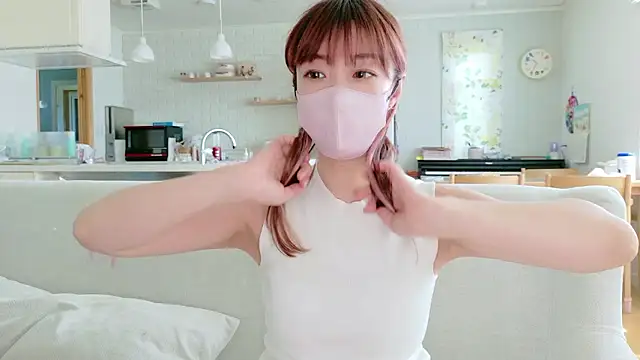 Snapshot of SUZU_1201 chatting on 05-14-26, 01:35 SUZU 1201 online show from 05-14-26, 01:35
