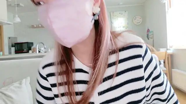 Snapshot of SUZU_1201 chatting on 05-24-26, 01:16 SUZU 1201 online show from 05-24-26, 01:16