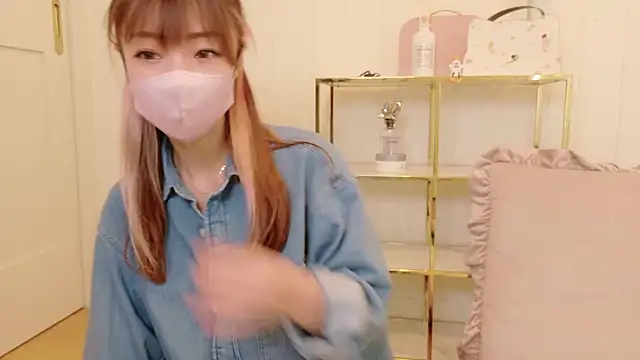 Snapshot of SUZU_1201 chatting on 10-11-25, 01:39 SUZU 1201 online show from 10-11-25, 01:39