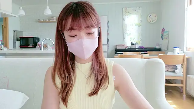 Snapshot of SUZU_1201 chatting on 05-28-26, 12:40 SUZU 1201 online show from 05-28-26, 12:40