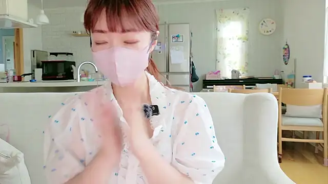 Snapshot of SUZU_1201 chatting on 07-09-26, 12:55 SUZU 1201 online show from 07-09-26, 12:55