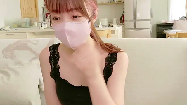 Snapshot of SUZU_1201 chatting on 09-10-25, 12:42 SUZU 1201 online show from 09-10-25, 12:42