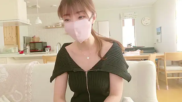 Snapshot of SUZU_1201 chatting on 10-07-25, 12:22 SUZU 1201 online show from 10-07-25, 12:22