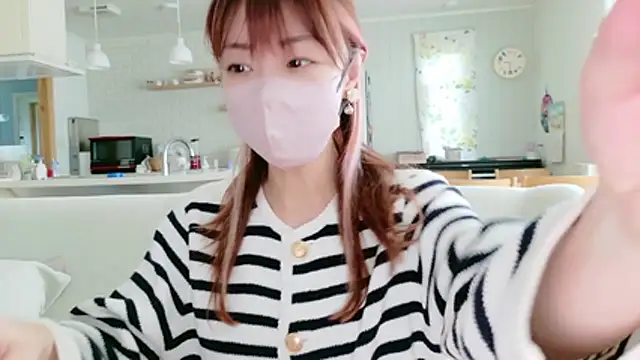 Snapshot of SUZU_1201 chatting on 05-22-26, 12:30 SUZU 1201 online show from 05-22-26, 12:30