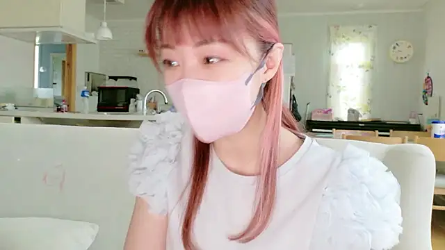 Snapshot of SUZU_1201 chatting on 06-30-26, 12:43 SUZU 1201 online show from 06-30-26, 12:43