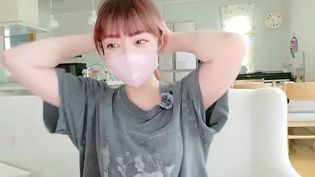 Snapshot of SUZU_1201 chatting on 07-12-26, 01:28 SUZU 1201 online show from 07-12-26, 01:28