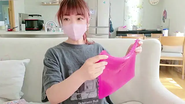 Snapshot of SUZU_1201 chatting on 07-05-26, 01:32 SUZU 1201 online show from 07-05-26, 01:32
