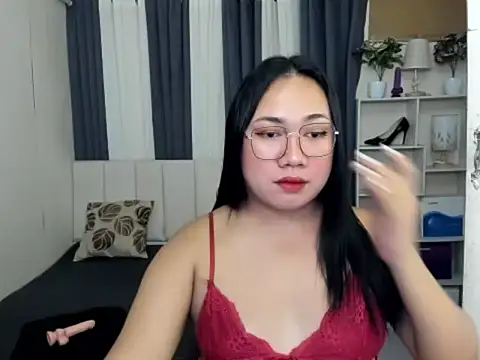 Snapshot of TsUncutKaren chatting on 02-11-26, 05:40 TsUncutKaren online show from 02-11-26, 05:40