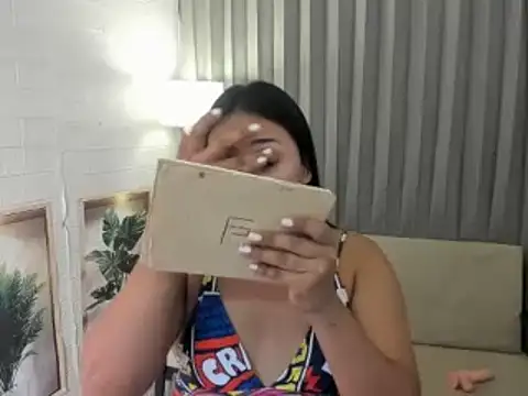 Snapshot of TsUncutKaren chatting on 02-05-26, 06:09 TsUncutKaren online show from 02-05-26, 06:09