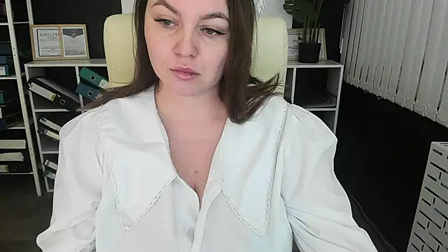 Snapshot of _feel_me_ chatting on 11-17-25, 01:42 feel me online show from 11-17-25, 01:42