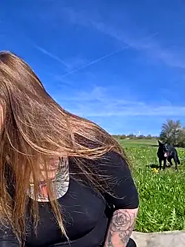 Luna Lynn online show from 04-11-26, 10:08