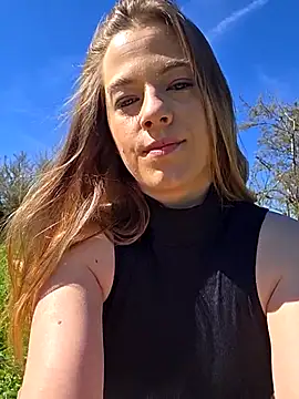 Luna Lynn online show from 04-08-26, 09:55