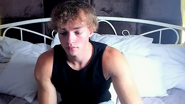 Snapshot of ChaseMuscular chatting on 10-10-25, 10:38 ChaseMuscular online show from 10-10-25, 10:38