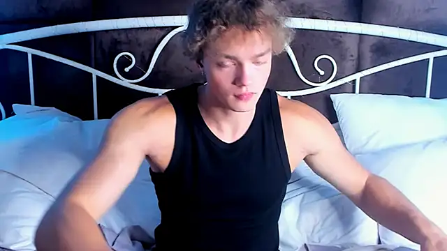 Snapshot of ChaseMuscular chatting on 10-09-25, 04:13 ChaseMuscular online show from 10-09-25, 04:13